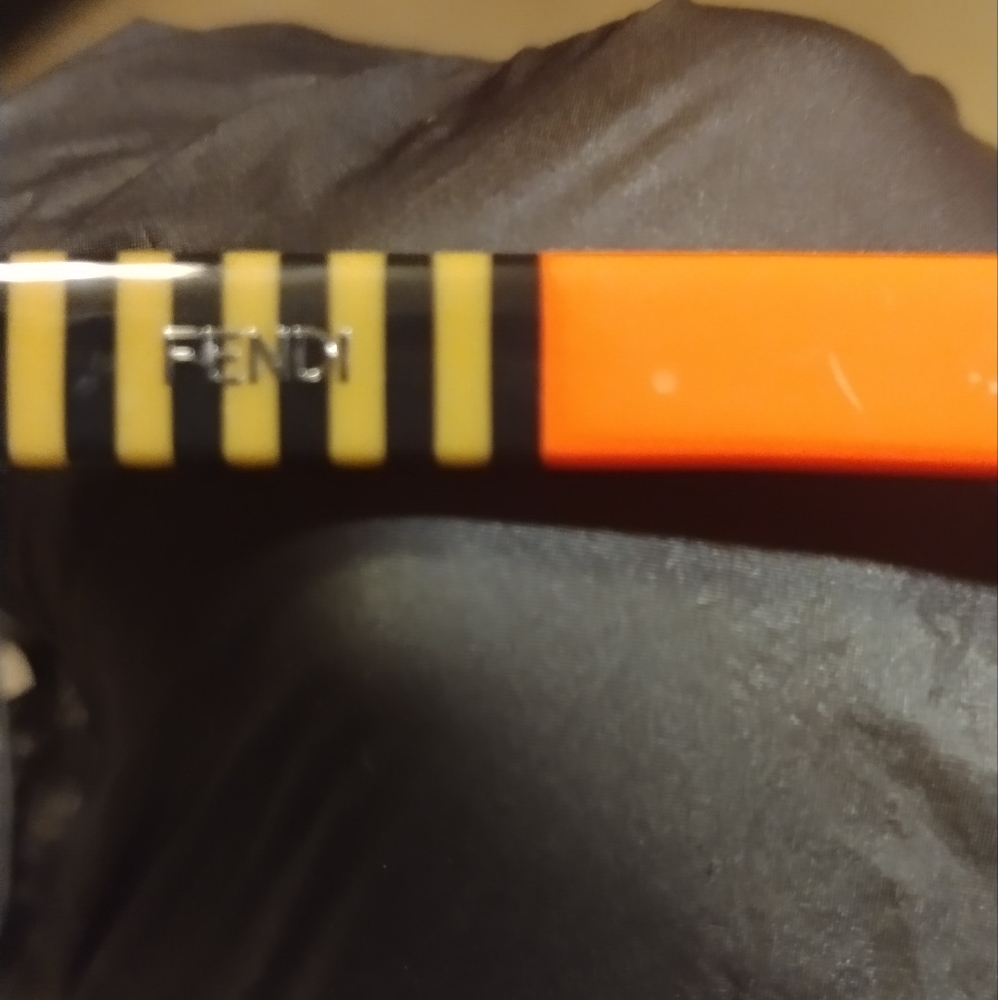 Glasses - Picture 2 of 11
